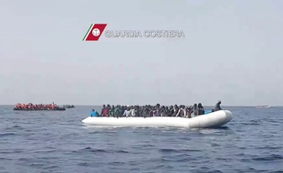 Sauvetage de migrants au large de la Sicile le 27 mai 2016.