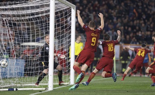 Les joueurs de la Roma, après le troisième but.