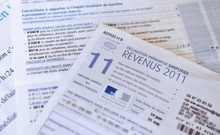 Selon Matignon, 1,3 million de ménages, parmi les plus aisés, sont concernés. Ils verront en moyenne leur impôt sur le revenu augmenter de 64 euros par mois.