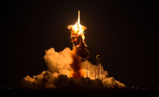 Explosion de la fusée Antares, le 28 octobre 2014