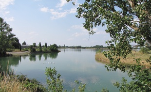 La base de loisirs de la Ramée, à cheval sur les communes de Toulouse et Tournefeuille.