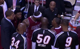 Capture d'écran de l'embrouille entre LeBron James et Mario Chalmers, le 18 décembre 2013