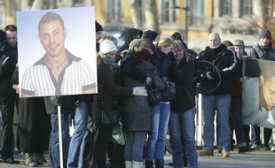 Le 6 février 2012. Marche blanche dans les rues du centre de Lyon, ce matin en hommage au jeune homme de 32 ans, mort après avoir été percuté par une voiture.