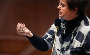 Christine Boutin a fait savoir jeudi que dorénavant aucune expulsion locative ne serait exécutée sans "solution de remplacement" mais les militants du logement social voient dans cette annonce un risque d'extension des formules d'hébergement au détriment d'un relogement véritable.