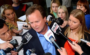 Bill Pulver, connu pour être le père d'une lycéenne australienne qui avait été au centre d'un sensationnel fait divers en août 2011, a été nommé président de la fédération australienne de rugby mercredi.