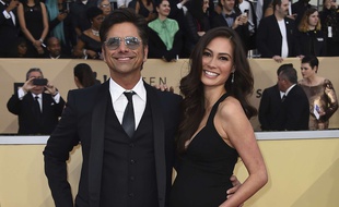 John Stamos et Caitlin McHugh le 22 janvier 2018 à Los Angeles.