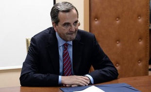 Le Premier ministre grec Antonis Samaras lance cette semaine une bataille diplomatique pour assouplir, en gagnant du temps, le carcan de rigueur imposé par l'UE et le FMI à la Grèce.