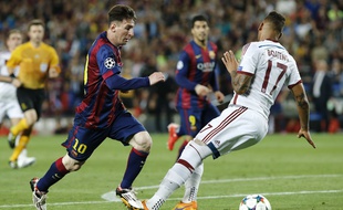 Messi marque en éliminant Boateng, le 6 mai 2015 lors de Barcelone-Bayern Munich.