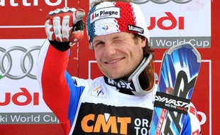 Le skieur français Julien Lizeroux, sur le podium du slalom de Kranjska Gora, le 1er mars 2009.