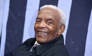 Le chanteur et compositeur Irving Burgie est décédé à l'âge de 95 ans.