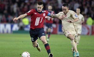 Mathieu Debuchy, sous le maillot de Lille, face à Valenciennes, le 27 octobre 2012.
