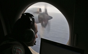 Illustration: recherches en cours pour retrouver le MH370.