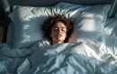 Le réflexe matinal à éviter pour garder des draps frais et une chambre plus agréable le soir