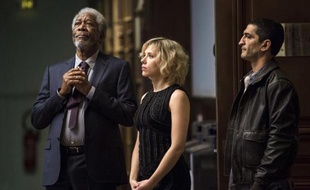 Scène du film "Lucy", de Luc Besson, avec Scarlett Johansson et Morgan Freeman