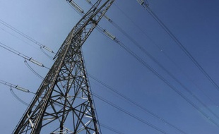 Un pylône électrique a haute tension