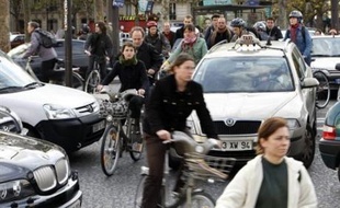 Des perturbations affecteront encore ce week-end les transports en France, certains syndicats ayant réussi localement à faire reconduire la grève afin de protester contre la réforme des régimes spéciaux de retraite.