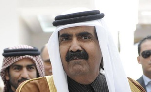 L'émir du Qatar s'est dit favorable à l'envoi de troupes arabes en Syrie afin de "mettre fin à la tuerie" dans le pays, secoué depuis dix mois par une révolte populaire réprimée dans le sang, la première prise de position de ce type d'un dirigeant arabe.