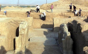 Le site archéologique de Nimroud, dans le nord de l'Irak, le 17 juillet 2001