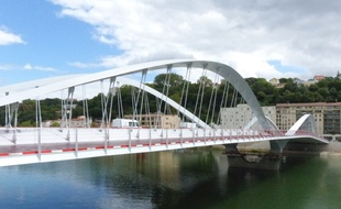 Lyon, le 27 août 2014. Visite de chantier du pont Schuman en construction sur la Saone à Lyon. Cet ouvrage, en projet depuis des dizaines d'années entre le 4e et le 9e arrondissement, doit être mis en service en octobre 2014.
