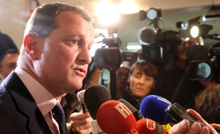 Le candidat du FN en Languedoc-Roussillon/Midi-Pyrénées, Louis Aliot, au soir du 2e tour des élections régionales de 2015