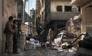 Les destructions dans les secteurs public et privé en Syrie résultant du conflit qui dure depuis 30 mois ont atteint 16,5 milliards de dollars, a annoncé le Premier ministre Waël al-Halqi.