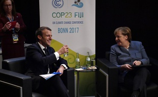 Le président français Emmanuel Macron et la chancelière allemande Angela Merkel à la conférence préparatoire à la COP 23 le 15 novembre 2017 à Bonn.