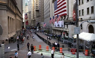 La Bourse de New York a terminé sans direction vendredi, le marché réagissant aux nouvelles mitigées de grosses entreprises américaines et toujours dans l'attente de nouvelles de Grèce: le Dow Jones a progressé de 0,76% mais le Nasdaq s'est replié de 0,06%.