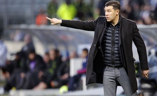Lyon coach Hubert Fournier react during the French league one soccer match Olympique Lyonnais vs FC Nantes at Gerland stadium, in Lyon.
Lyon, (Rhone) FRANCE-22/02/2015.
/FAYOLLE_Photo053/Credit:Pascal Fayolle/SIPA/1502231340