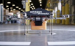 Photo publiée par Amazon le 1er décembre 2013 montrant un drone destiné à livrer des petits paquets aux clients