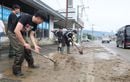 Disparus, inondations, glissements de terrain… Les images du Japon sous les eaux