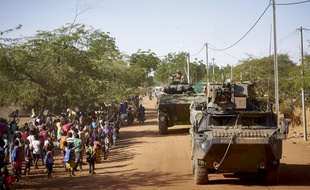 Des soldats de l'Armée française déployés dans le nord du Burkina-Faso dans le cadre de l'opération Barkhane.