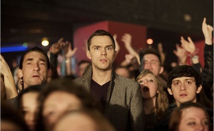 Nicholas Hoult dans Kill Your Friends