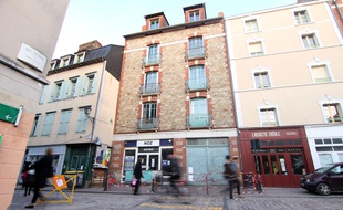 L'affaissement lié au creusement de la ligne B du métro par le tunnelier Elaine, ici rue de Saint-Malo à Rennes.