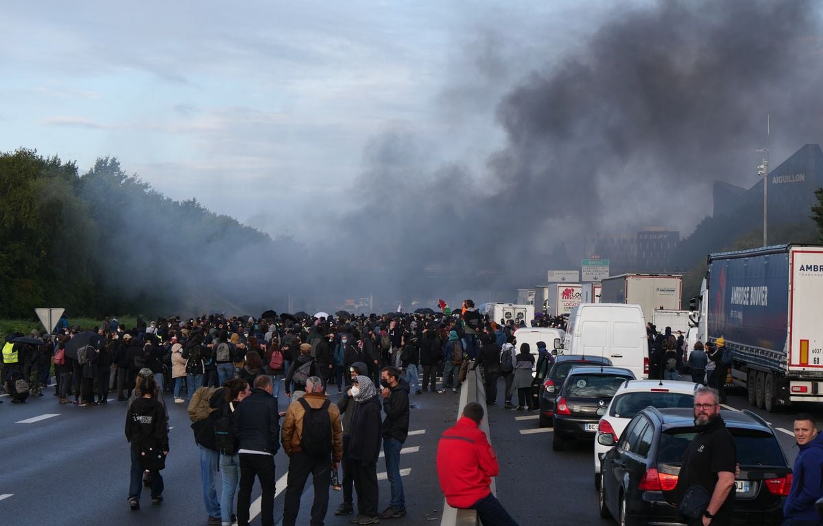 Bloquons tout : « A 30 secondes près, je passais »... Sur la rocade de Rennes, des automobilistes coincés et désabusés