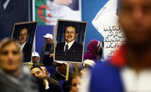 Des partisans d'Abdelaziz Bouteflika sont rassemblés à Tlemcen le 7 avril 2014