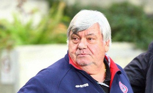 Le président de Montpellier, Louis Nicollin, lors d'un déplacement au Parc des Princes, le 31 octobre 2007.
