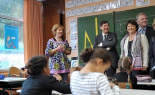 La prochaine rentrée scolaire se fera en rythmes dispersés: Lille attendra 2014 pour adopter la semaine de 4,5 jours, Paris doit officialiser lundi le choix de 2013. Le débat sur les rythmes a largement éclipsé le projet de loi sur l'école, adopté mardi à l'Assemblée.