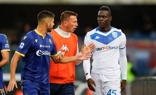 Balotelli a subi des injures racistes lors d'un match face au Hellas Vérone.