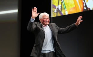Raymond Poulidor lors d'une conférence de presse pour le Tour de France 2019.