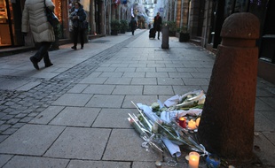 Illustrations, hommages et marché de Noël vide à Strasbourg, deux jours après la fusillade au marché de Noël. Le 13 décembre 2018.