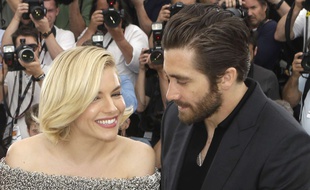 Sienna Miller et Jake Gyllenhaal, complices pendant la séance photo du jury le 13 mai 2015.