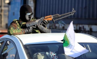Une patrouille de combattants chiites aux alentours de Khales, dans la province de Diyala, en Irak, le 2 février 2015