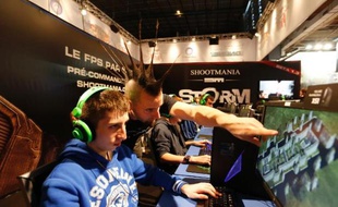 Des sénateurs préconisent la création d'une nouvelle taxe sur la vente de jeux vidéos pour financer des mesures d'aide à la production française de ces jeux qui subit des pertes d'emplois, selon un rapport du Sénat présenté mardi.