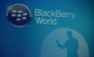 Le groupe canadien BlackBerry a présenté mardi un nouveau "smartphone" doté d'un clavier classique et d'un écran tactile, qui sera lancé cet été dans les pays émergents et sur certains marchés en Europe.