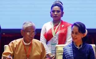 Le président birman Htin Kyaw et Aung San Suu Kyi, le 13 février 2018.