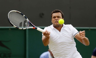 Tsonga contre Isner à Roland-Garros le 3 juillet 2016.