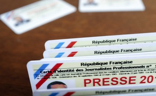 Les cartes de presse sont délivrées Commission de la carte d'identité des journalistes professionnels (CCIJP).