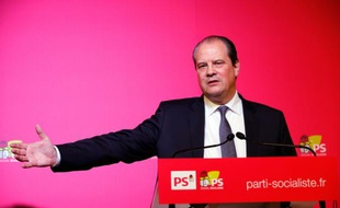 Le Premier secrétaire du PS Jean-Christophe Cambadelis, le 15 décembre 2015 à Paris lors d'une conférence de presse