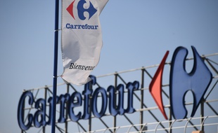 Le logo de l'enseigne Carrefour.
