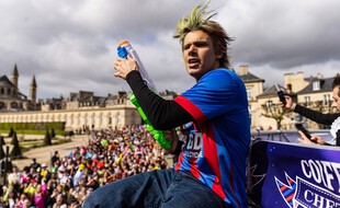 Orelsan lors du tournage du clip « Du propre », en avril 2022 à Caen